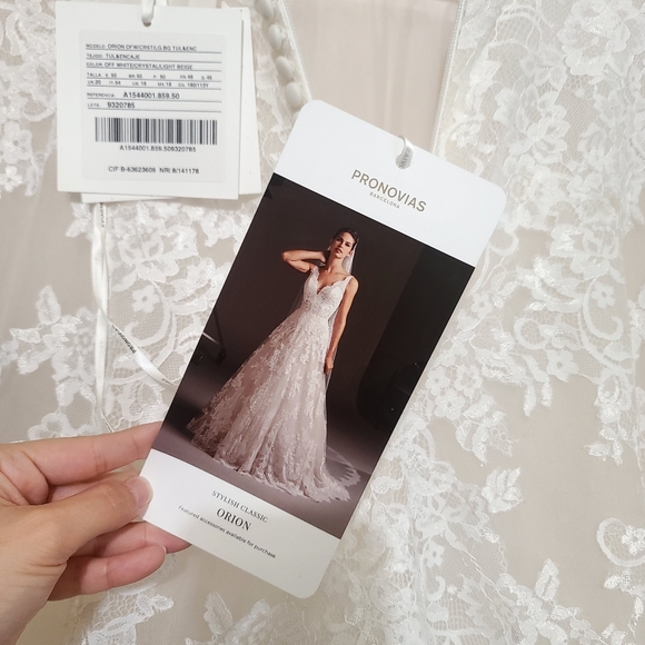 Pronovias | The Orion Lace Wedding Dress Off White Crystal NEW Size 18 - Picture 14 of 16